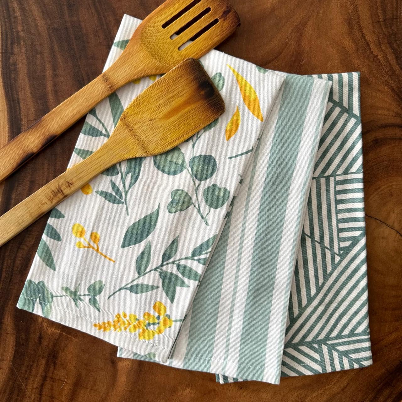 100% Cotton Kitchen Towel, Set of 3 Kitchen Napkins, Sage Green Print