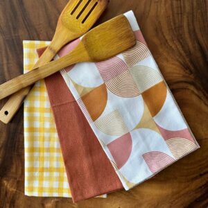 Oak & Lily 100% Cotton Kitchen Towel, Set of 3 Kitchen Napkins, Rust Print